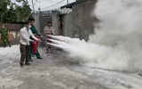  Người dân cùng lực lượng Công an đội nắng lắp điểm chữa cháy công cộng