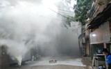  Người dân cùng lực lượng Công an đội nắng lắp điểm chữa cháy công cộng