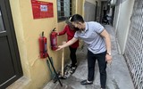 Xuất hiện những tiêu lệnh đỏ ấn tượng tại khu dân cư