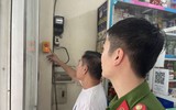 Xuất hiện những tiêu lệnh đỏ ấn tượng tại khu dân cư
