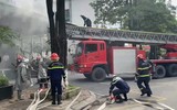 Điều xe thang, huy động lực lượng cứu người mắc kẹt trong tình huống cháy giả định