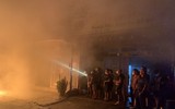 Hình ảnh tình huống cháy bất ngờ và cách xử lý của Tổ liên gia an toàn PCCC