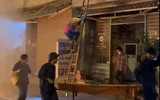 Hình ảnh tình huống cháy bất ngờ và cách xử lý của Tổ liên gia an toàn PCCC
