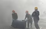 Hình ảnh thực binh chữa cháy tìm kiếm cứu nạn trong môi trường nguy hiểm tại huyện Gia Lâm