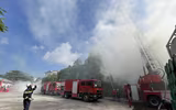 Hình ảnh thực binh chữa cháy tìm kiếm cứu nạn trong môi trường nguy hiểm tại huyện Gia Lâm