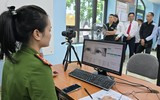 Người dân hồ hởi làm Luật Căn cước, tích hợp sinh trắc học
