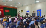 Cảnh sát hướng dẫn cứu nạn đuối nước cho hàng trăm người dân thuyền chài bên sông Đà 