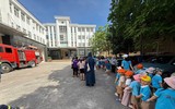 Hàng trăm học sinh trải nghiệm, thực hành chữa cháy và cứu nạn, cứu hộ 