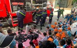 Hàng trăm học sinh trải nghiệm, thực hành chữa cháy và cứu nạn, cứu hộ 