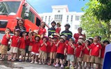 Hàng trăm học sinh trải nghiệm, thực hành chữa cháy và cứu nạn, cứu hộ 