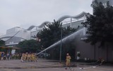 Hàng trăm người thực hành thoát nạn trong tình huống cháy giả định tại trung tâm thương mại