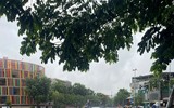 Công an Hà Nội dầm mưa phân luồng đảm bảo trật tự an toàn giao thông sáng 26-8