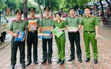 Nữ chiến sỹ Công an phường Phú Thượng tham gia bảo đảm ANTT sự kiện A80 