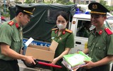 Nữ chiến sỹ Công an phường Phú Thượng tham gia bảo đảm ANTT sự kiện A80 