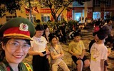 Nữ chiến sỹ Công an phường Phú Thượng tham gia bảo đảm ANTT sự kiện A80 