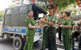 Nữ chiến sỹ Công an phường Phú Thượng tham gia bảo đảm ANTT sự kiện A80 
