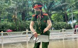 Nữ chiến sỹ Công an phường Phú Thượng tham gia bảo đảm ANTT sự kiện A80 