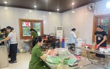 Nữ chiến sỹ Công an phường Phú Thượng tham gia bảo đảm ANTT sự kiện A80 