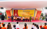 Gần 2.000 thầy và trò trường Đông Hội trải nghiệm kỹ năng sinh tồn trong hỏa hoạn