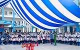  Học sinh trải nghiệm kỹ năng thoát nạn trong môi trường khói, khí 