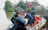 Đội chữa cháy và cứu nạn, cứu hộ khu vực số 20 dốc sức cứu dân trong vùng ngập 