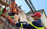 Đội chữa cháy và cứu nạn, cứu hộ khu vực số 20 dốc sức cứu dân trong vùng ngập 