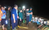 Thủ tướng Phạm Minh Chính và lãnh đạo Thành phố Hà Nội thị sát trong đêm, động viên các vùng ngoại thành bị ngập sâu trong nước