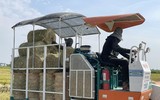 Thu gom rơm- nghề đội nắng kiếm tiền triệu giữa cánh đồng 