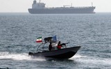 [ẢNH] Tuần duyên UAE nổ súng vào tàu Iran sau khi tàu hàng bị Tehran bắt giữ