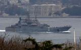 [ẢNH] Thổ Nhĩ Kỳ chặn eo biển Bosphorus khiến tàu hải quân Nga không thể tới Syria