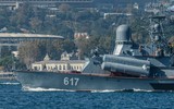 [ẢNH] Thổ Nhĩ Kỳ chặn eo biển Bosphorus khiến tàu hải quân Nga không thể tới Syria