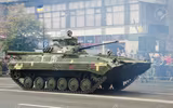 [ẢNH] BMP-2 của Nga bắn nhầm tên lửa vào T-90A gây thiệt hại nghiêm trọng