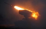 [ẢNH] Chiến sự Ukraine bùng nổ sau vụ pháo kích thiệt mạng chỉ huy ly khai miền Đông?