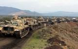 [ẢNH] Xe tăng Thổ Nhĩ Kỳ ào ạt tiến vào Syria báo hiệu cuộc chiến mới