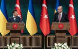 [ẢNH] Ngoại trưởng Thổ Nhĩ Kỳ tuyên bố không nhượng bộ Nga về Crimea