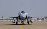 [ẢNH] Tiêm kích MiG-35 Nga lại thất bại trước JF-17 Pakistan