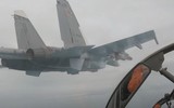 [ẢNH] Su-30SM Nga mang tên lửa Kh-31 