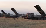 [ẢNH] Căng thẳng tăng cao khi Ukraine dồn pháo binh tầm xa và tên lửa tới sát Donbass