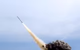 [ẢNH] Căng thẳng tăng cao khi Ukraine dồn pháo binh tầm xa và tên lửa tới sát Donbass