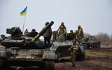 [ẢNH] Căng thẳng tăng cao khi Ukraine dồn pháo binh tầm xa và tên lửa tới sát Donbass