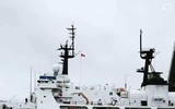 [ẢNH] Quốc kỳ Việt Nam tung bay trên tàu tuần tra USCGC John Midgett 