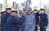 [ẢNH] Quốc kỳ Việt Nam tung bay trên tàu tuần tra USCGC John Midgett 
