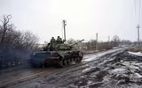 [ẢNH] Ly khai miền Đông được phép tấn công phủ đầu quân đội Ukraine