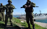[ẢNH] Quan chức Nga cảnh báo ‘đòn giáng mạnh vào Kiev’ nếu Ukraine tấn công Donbass