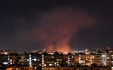 [ẢNH] Israel tấn công Damascus ngay trước mắt S-300 và Bavar-373