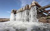 [ẢNH] Ukraine chỉ nối lại việc cấp nước cho Crimea khi có 