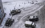[ẢNH] Ukraine dồn 90.000 quân, 450 xe tăng, hơn 100 máy bay áp sát Donbass