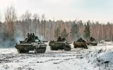 [ẢNH] Ukraine dồn 90.000 quân, 450 xe tăng, hơn 100 máy bay áp sát Donbass