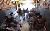 [ẢNH] Nga tăng cường đơn vị lính dù tinh nhuệ tới Crimea giữa căng thẳng với Ukraine