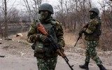 [ẢNH] Quân Nga tại biên giới Ukraine tăng lên 150.000 khi DPR muốn 
